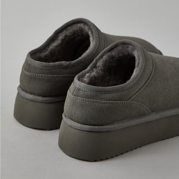 NWT AE The Hangout Slip-On Slippers - Picture 4 of 10